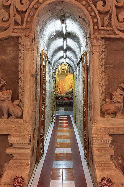 corridor and Buddha