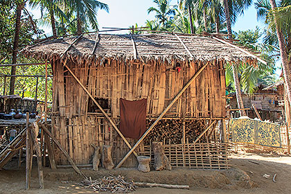 pole house