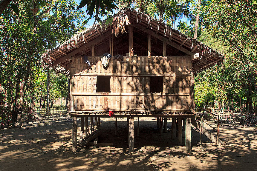 pole house