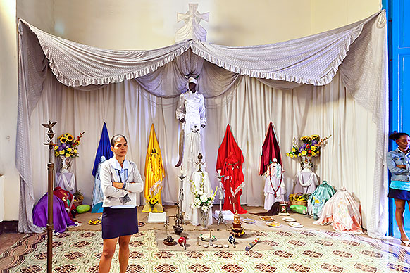 canopied figures